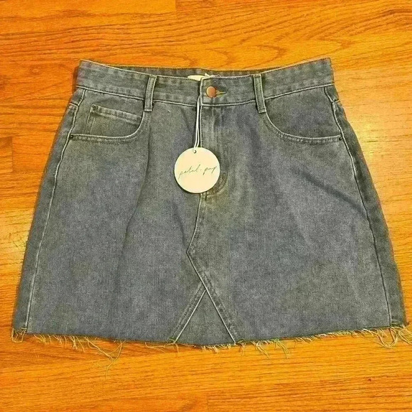 NWT Petal And Pup Denim Kenny Mid Blue Skirt Size Large Mini Pockets Stretch - Picture 2 of 6